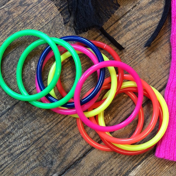 80’s Costume Accessories Set - Picture 8 of 9